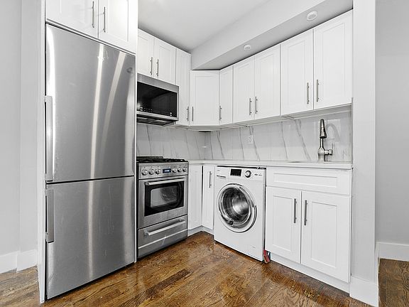 3rd image of 1661 Park Ave #2B