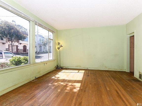 5th image of 24 Alexander Ave