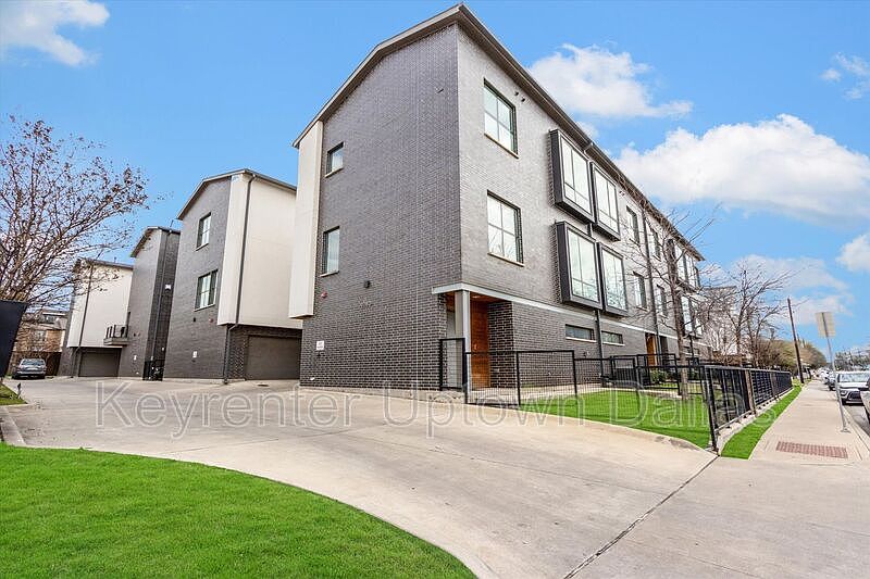 1st image of 2280 N Fitzhugh Ave Unit 20