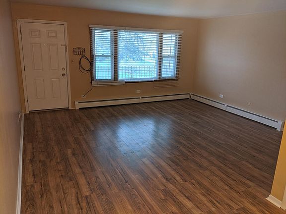 2nd image of 1101 Holiday Ln APT 18