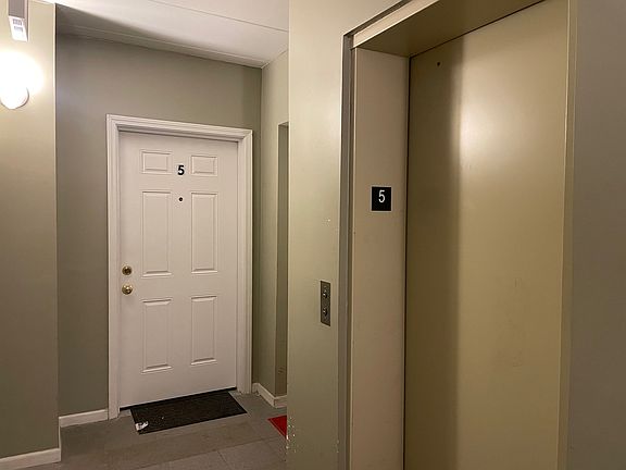 3rd image of 2932 S Wentworth Ave Unit 5NE