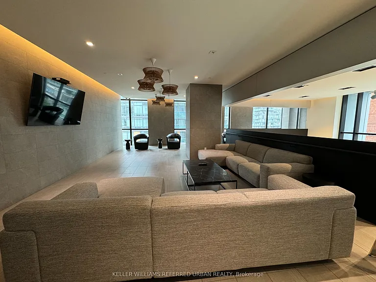 1 Yorkville Ave #3305 — Photo 12