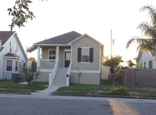 1221 Milam Dr, Galveston, TX 77551