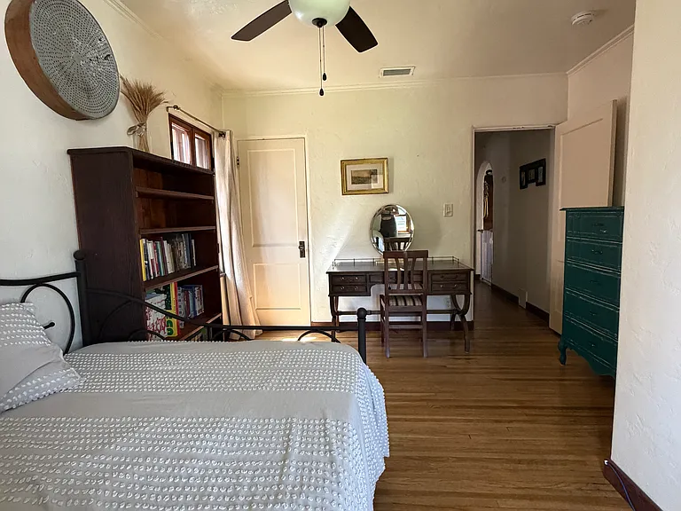 252 S Griffith Park Dr — Photo 20