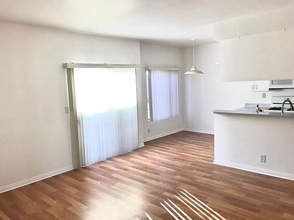 4th image of 1431 S Shenandoah St APT 9