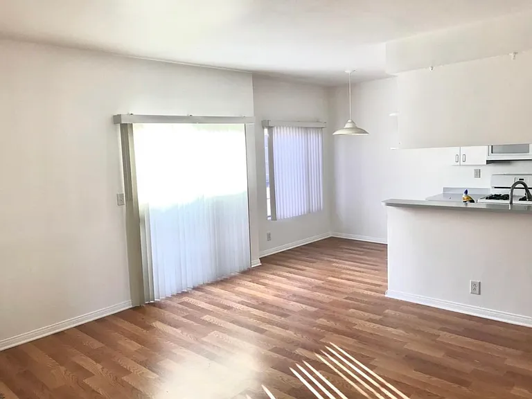 1431 S Shenandoah St #9 — Photo 4