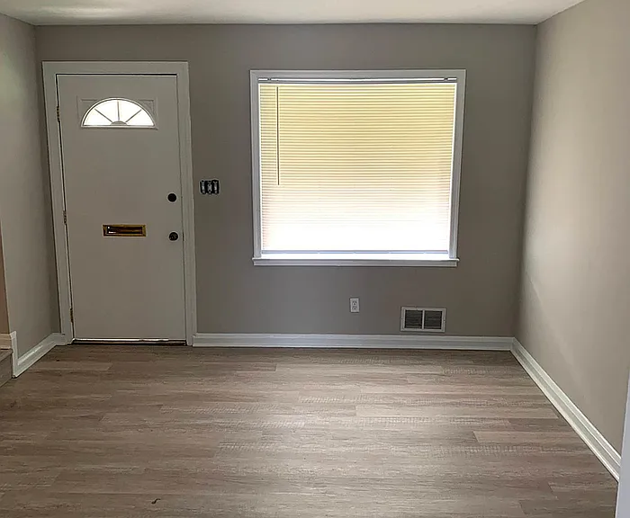 5599 The Alameda — Photo 3