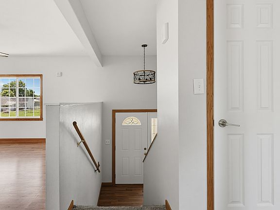 5th image of 614 6th St