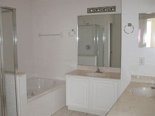 3rd image of 4732 Riverton Dr