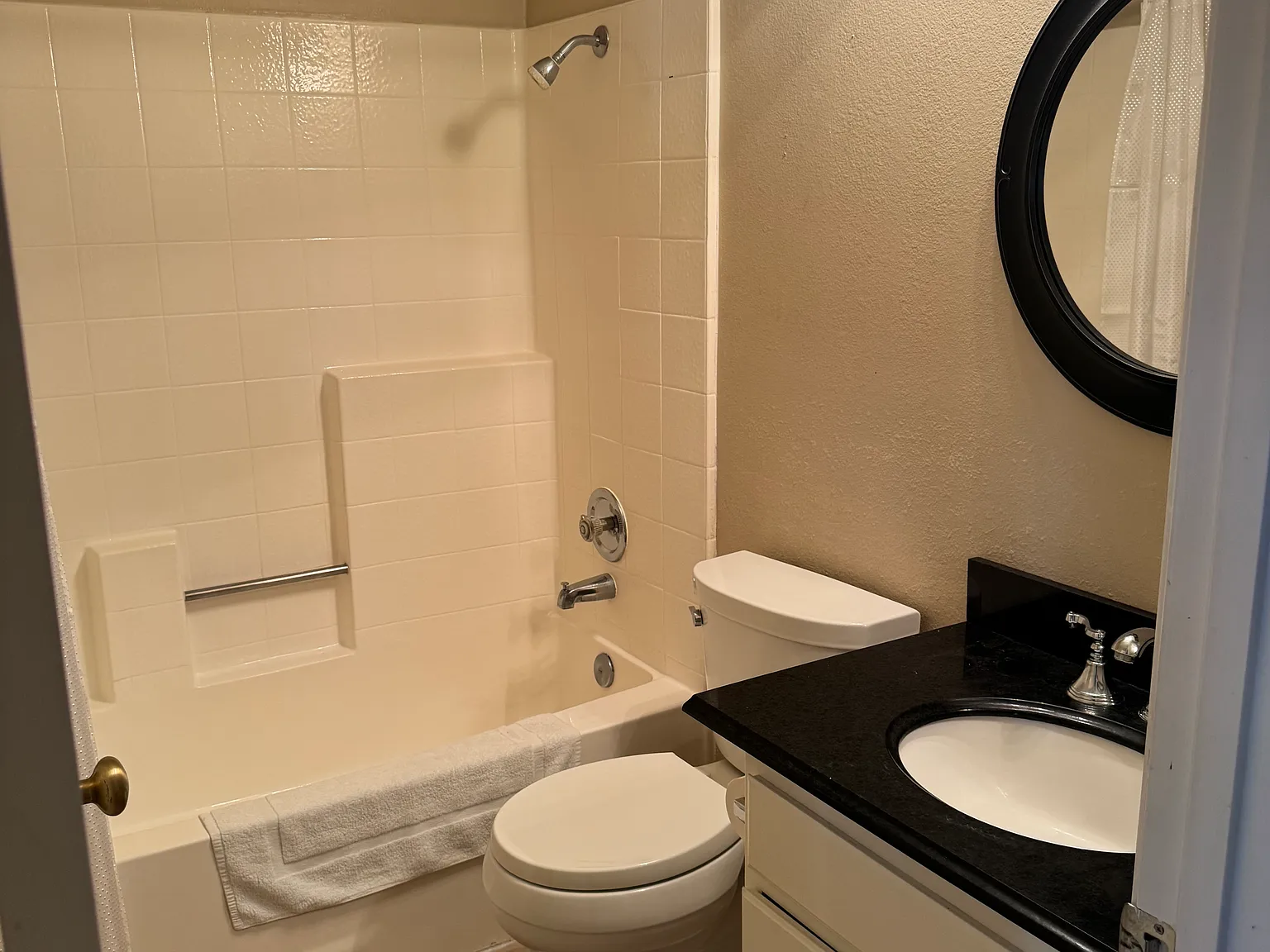 3 bed, 1257 sqft, $3,150 — Photo 3