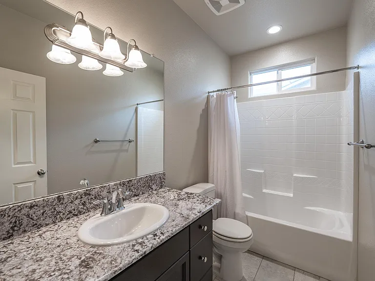 3555 Encino Ave — Photo 30