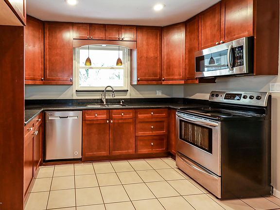 2nd image of 7015 Mount Vernon Cir