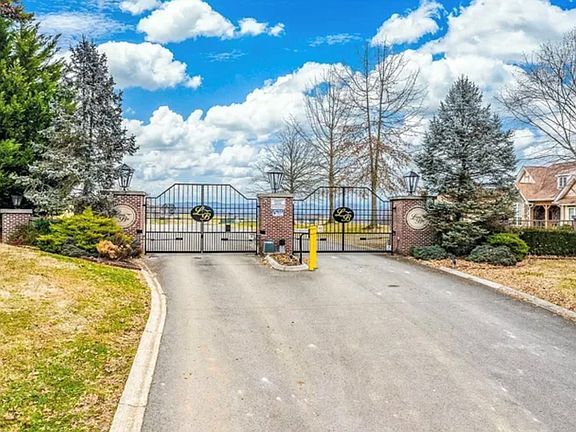 2nd image of Paradise View Dr