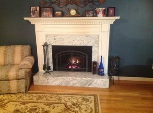 39 Bayberry Ln, Holliston, MA 01746