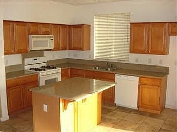 2nd image of 3112 Santa Barbara St