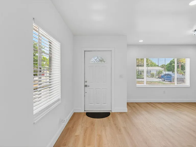 608 Fairfax Rd — Photo 10