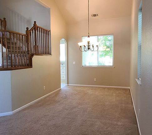 2nd image of 833 Castaic Dr
