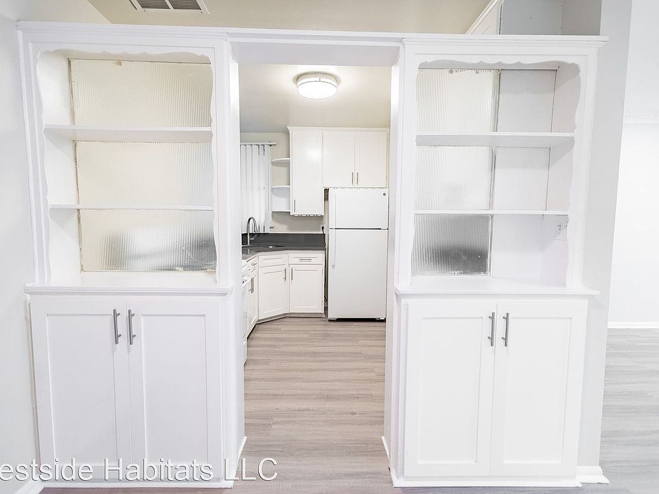 1st image of 611 Levering Ave