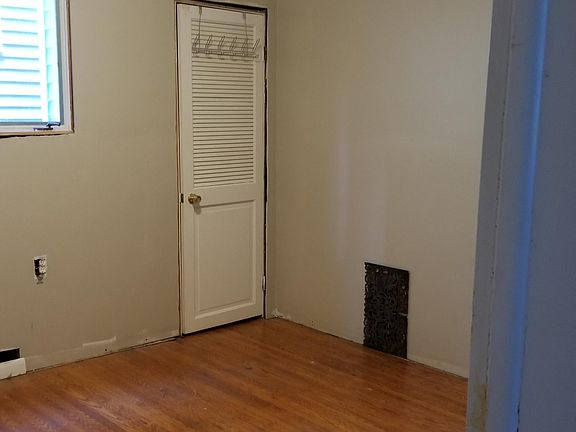 2nd image of 364 Norwood Ave
