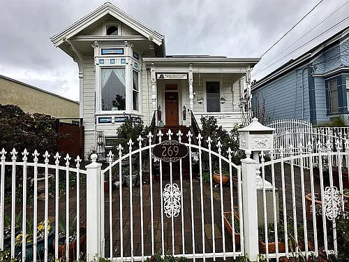 269 E Saint James St #B Photo 1