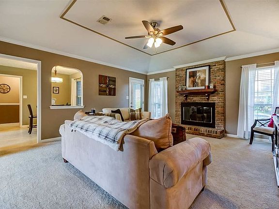 5th image of 1724 Donegal Dr
