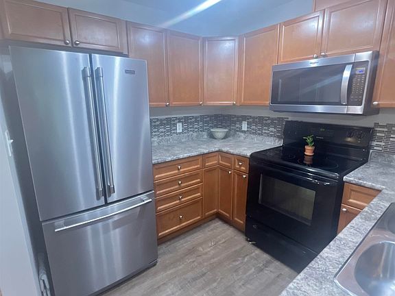 3rd image of 4903 47th Ave #204
