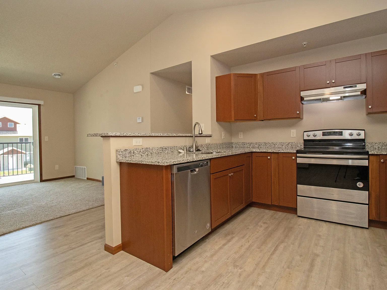 2 bed, 1185 sqft, $1,655 — Photo 2