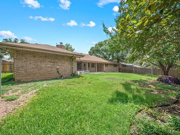 2nd image of 6015 Windhaven Dr