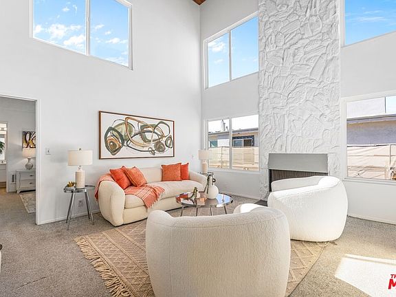 4th image of 16 Quarterdeck St Unit 301