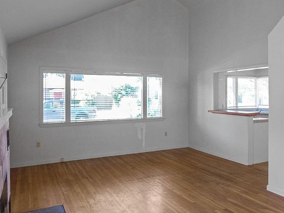 5th image of 622 Sunset Dr