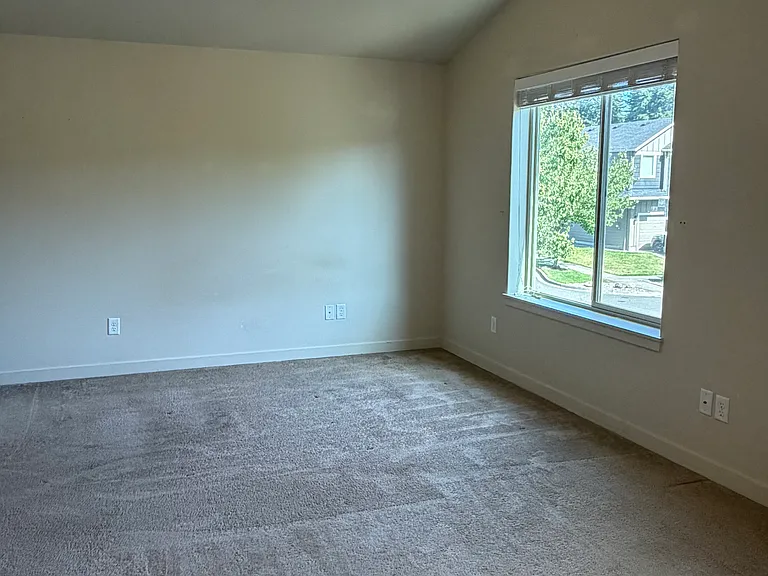13110 NE 26th St — Photo 14