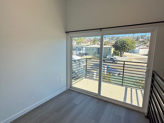 5th image of 1202 Gertrude St #2