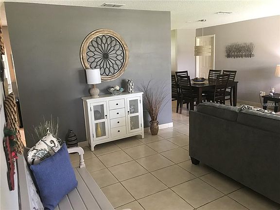 4th image of 1400 Clayton Dr