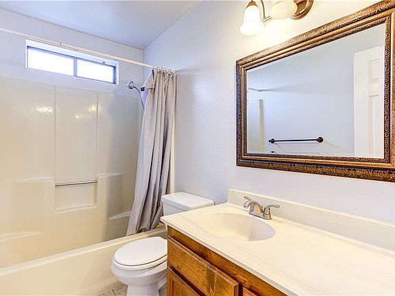 3rd image of 2038 Mountain View Dr