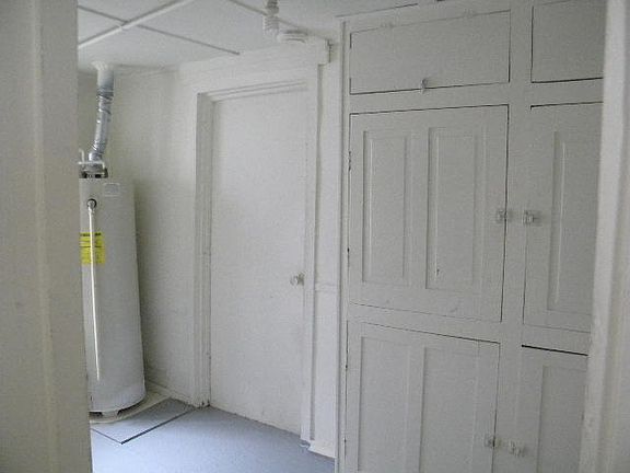 5th image of 228 Ferris St