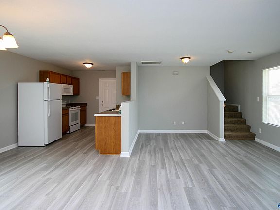 3rd image of 138 Bayside Ln