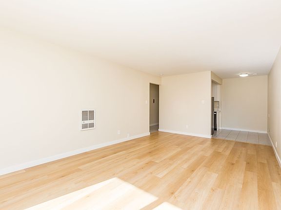 4th image of 345 Macarthur Blvd #210