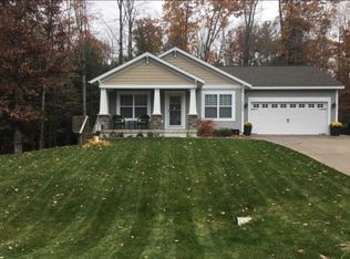 7059 N Crescent Dr, Pentwater, MI 49449