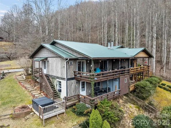 102 Sanctuary Rd #B, Maggie Valley, NC 28751