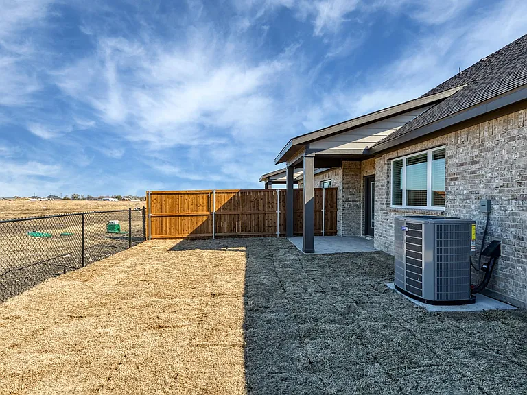 4011 Lecroy Ct — Photo 31