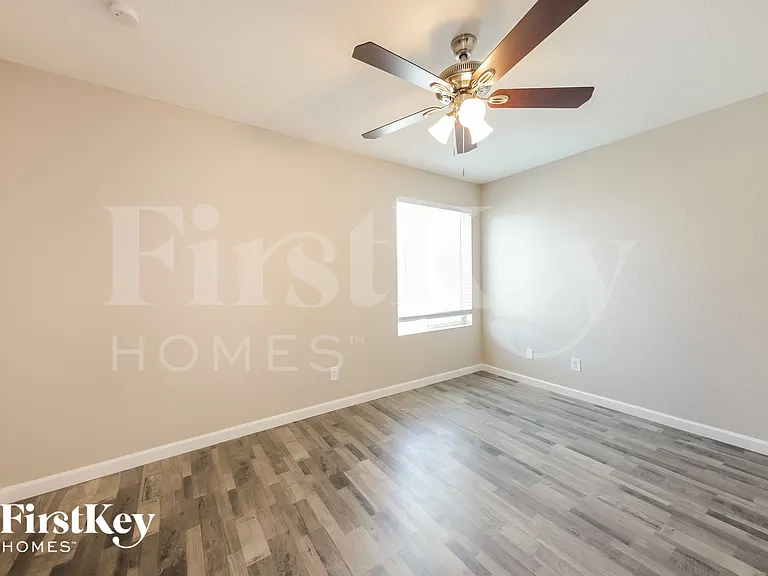 7208 W Montebello Ave — Photo 12