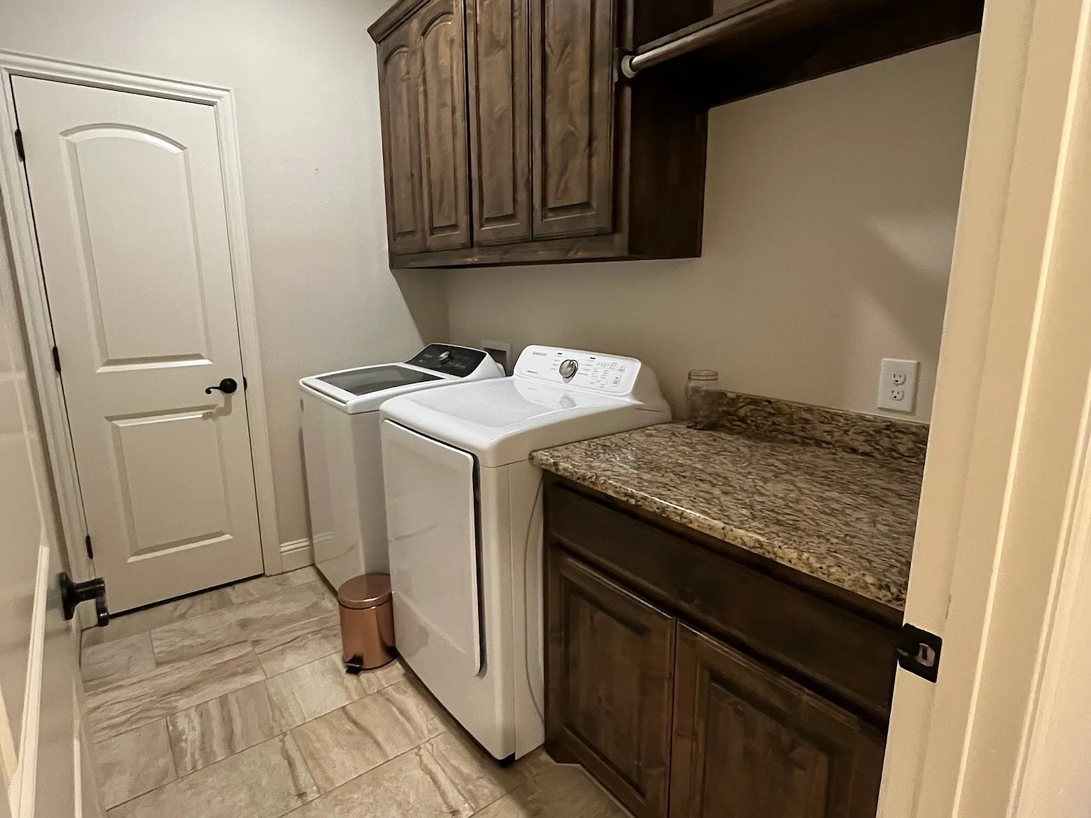 2063 Buck Court - Unit... — Photo 2