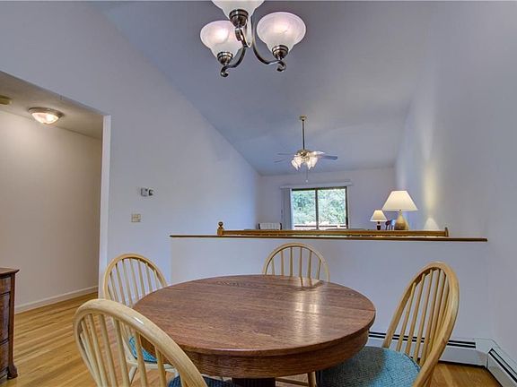 5th image of 30 Acorn Ct APT G5