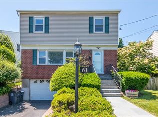 61 Overlook Rd, White Plains, NY 10605