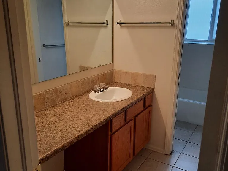 518 22nd St #3 — Photo 11