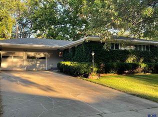 1710 Crestline Dr, Lincoln, NE 68506