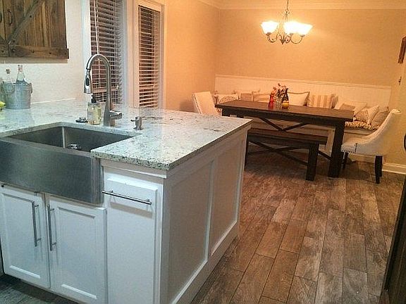 2nd image of 2415 Kingston St #1