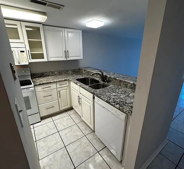 90 Helmsman Way #204B — Photo 12