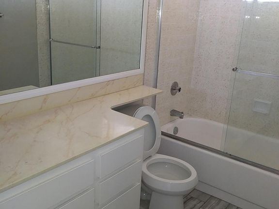 2nd image of 709 Eaton St APT 6