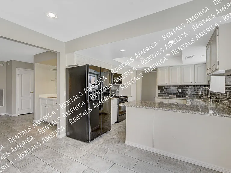 319 Simon Bolivar Dr — Photo 14